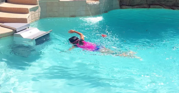 Hydrotherapy pool used for continuous fitness training and low-impact exercise